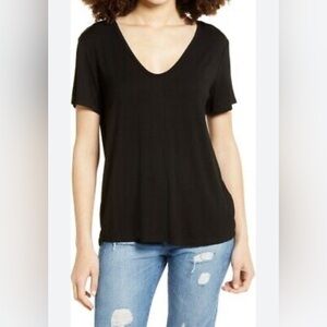 Nordstrom All in Favor Black V-neck short sleeve t-shirt women’s small